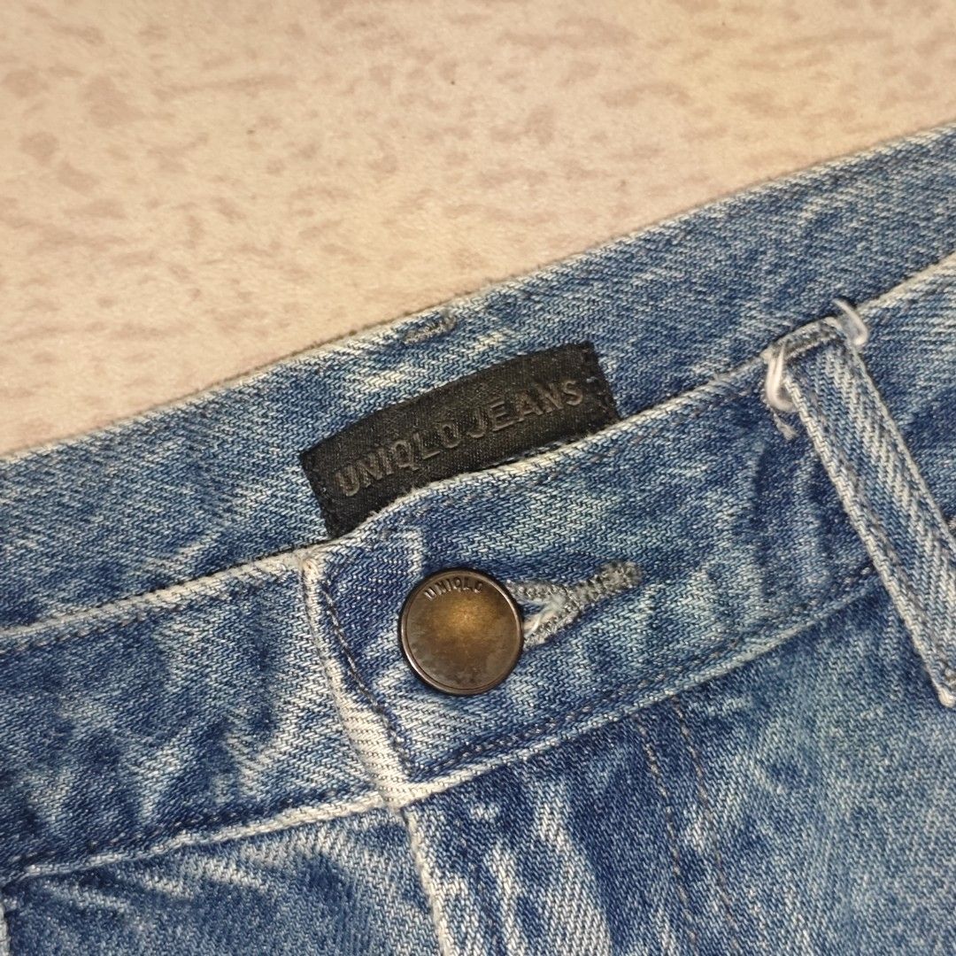 UNIQLO Wide Straight Jeans (Category: Jeans) located in Tanay. Submitted by polothriftedit (Listing ID 1459843362, Image 3). Description: No issue Excellent condition YKK zipper No loose stitches, no distressing dimes: waist: 25" on tag (30"-32" sa medida) total length: 40" inseam: 30" thigh: 12" hem: 10" no return, no exchange, no refund [ pwede tumawad kahit walang kasalanan ].