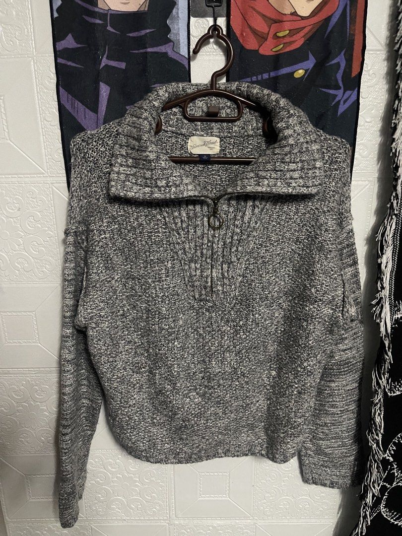 Universal Thread Grey Marled Quarter Zip Sweater (Category: Longsleeves) located in Quezon City. Submitted by listless32 (Listing ID 1459894554, Image 3). Description: W20 l 20 Cozy grey marled knit sweater from Universal Thread. Features a quarter zip and ribbed collar. Perfect for layering or wearing solo..