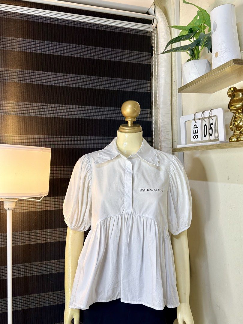 URBAN REVIVO PUFF BLOUSE (A37) (Category: Blouses) located in Bulacan. Submitted by nicolaiscloset (Listing ID 1459756449, Image 3). Description: .