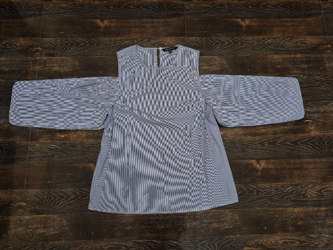 Urban Revivo Stylish Top (Category: Blouses) located in Santa Cruz. Submitted by deenem (Listing ID 1459739735, Image 2). Description: Bust:18.5 (37))) Lenght:25.