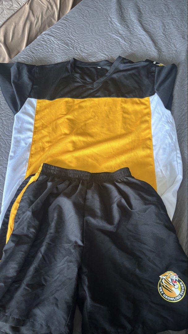 UST Pathfit Handball 3XL (Category: Sets or Coordinates) located in Bocaue. Submitted by jijimaezz (Listing ID 1459764969, Image 1). Description: 3XL First Owner. Female used. Used only once. Mode of payment: gcash/maribank/bdo Meetup: Bocaue Bulacan Delivery: Lalamove/Jnt only .