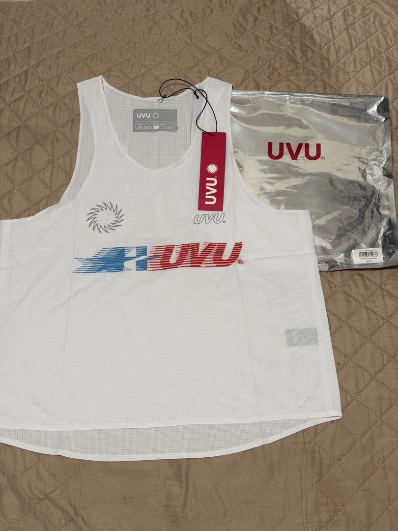 UVU Chicago 25 Singlet - White - Medium (Category: Activewear) located in Manila. Submitted by mnl.lvprdgci (Listing ID 1459728111, Image 1). Description: - UVU running vest - Color: White - Design: Chicago 25 - Ideal for racing - Includes original packaging - Perfect for your next run!.