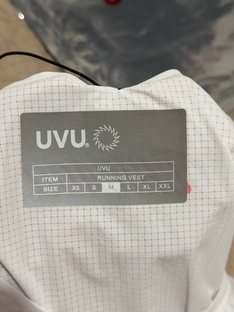 UVU Chicago 25 Singlet - White - Medium (Category: Activewear) located in Manila. Submitted by mnl.lvprdgci (Listing ID 1459728111, Image 3). Description: - UVU running vest - Color: White - Design: Chicago 25 - Ideal for racing - Includes original packaging - Perfect for your next run!.