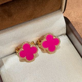 (Category: ) located in . Submitted by lunea.jewelry (Listing ID 1459823798, Image 1). Description: .