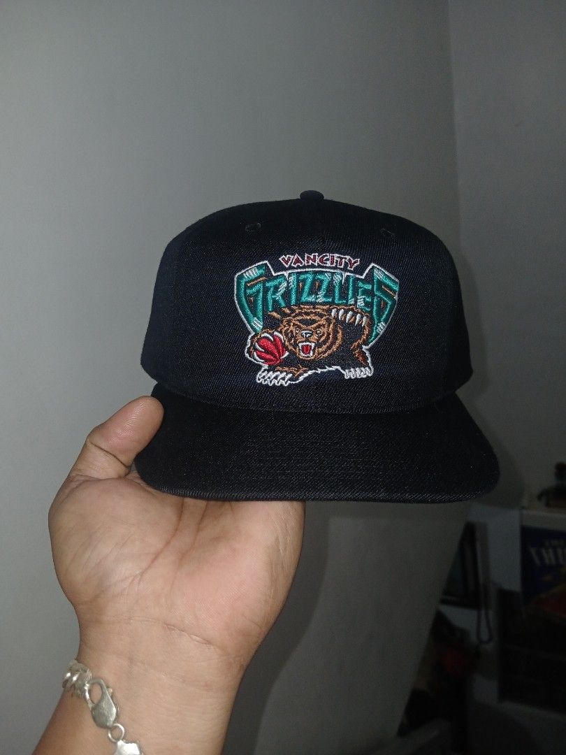 Vancouber Grizzliez Og logo (Category: Caps & Hats) located in Manila. Submitted by binfahad0256039 (Listing ID 1459811117, Image 1). Description: brand new and authentic below srp for only : 1,200 only dm for sure buyer.
