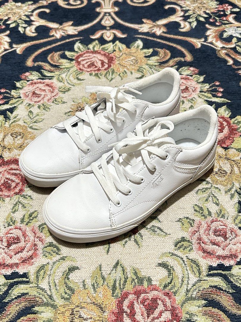 Vans All White (Category: Casual Shoes) located in Manila. Submitted by blessed.drei (Listing ID 1459818873, Image 2). Description: Excellent Condition Bought From Store / 1x Used Size : 5.5 Need a Little Clean ₱1300 + Shipping 📍 Manila .