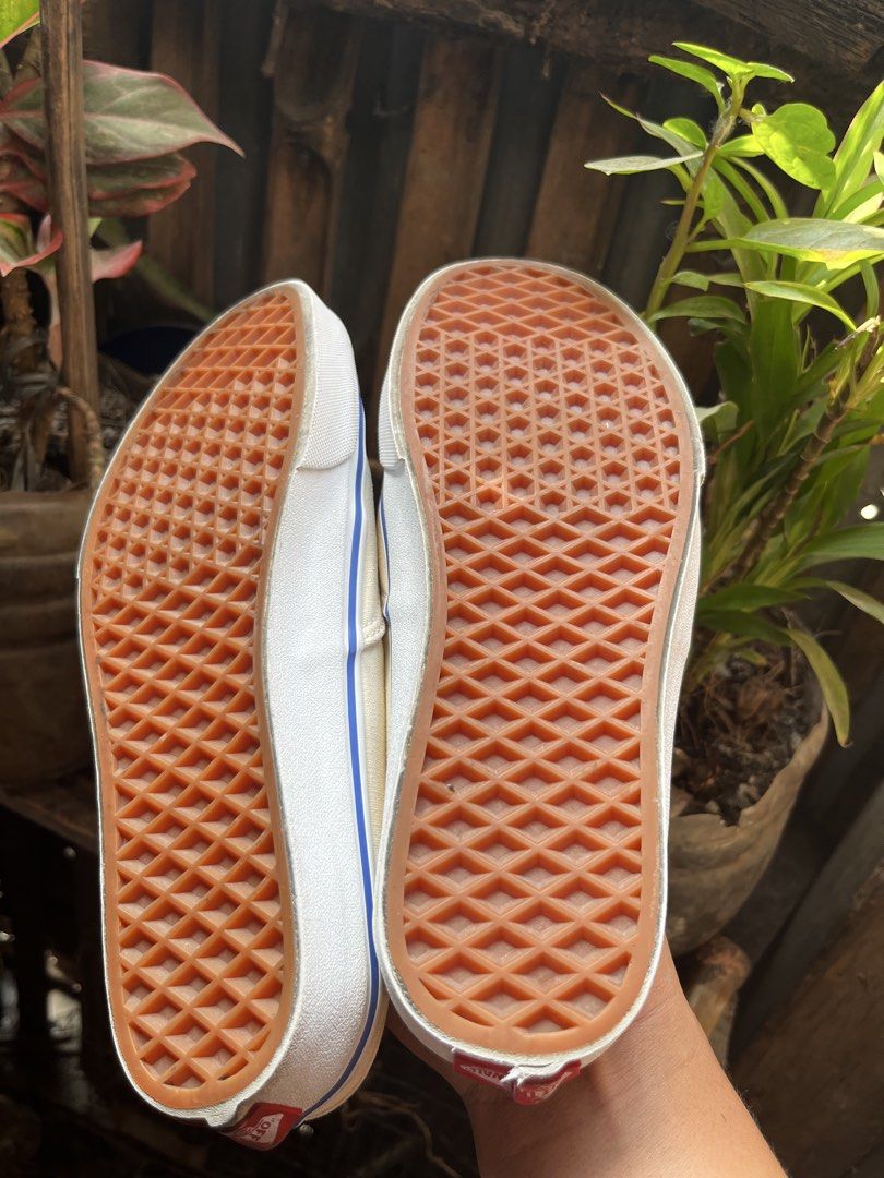 Vans Authentic Mule Cream White Sneakers (Category: Sneakers) located in Zamboanga. Submitted by xjalilul (Listing ID 1459696293, Image 1). Description: - Cream white Vans Authentic Mule sneakers - Classic lace-up style - Signature waffle sole - Size: US Women's 7.5 - Ideal for casual and everyday wear - Ready for a new owner!.