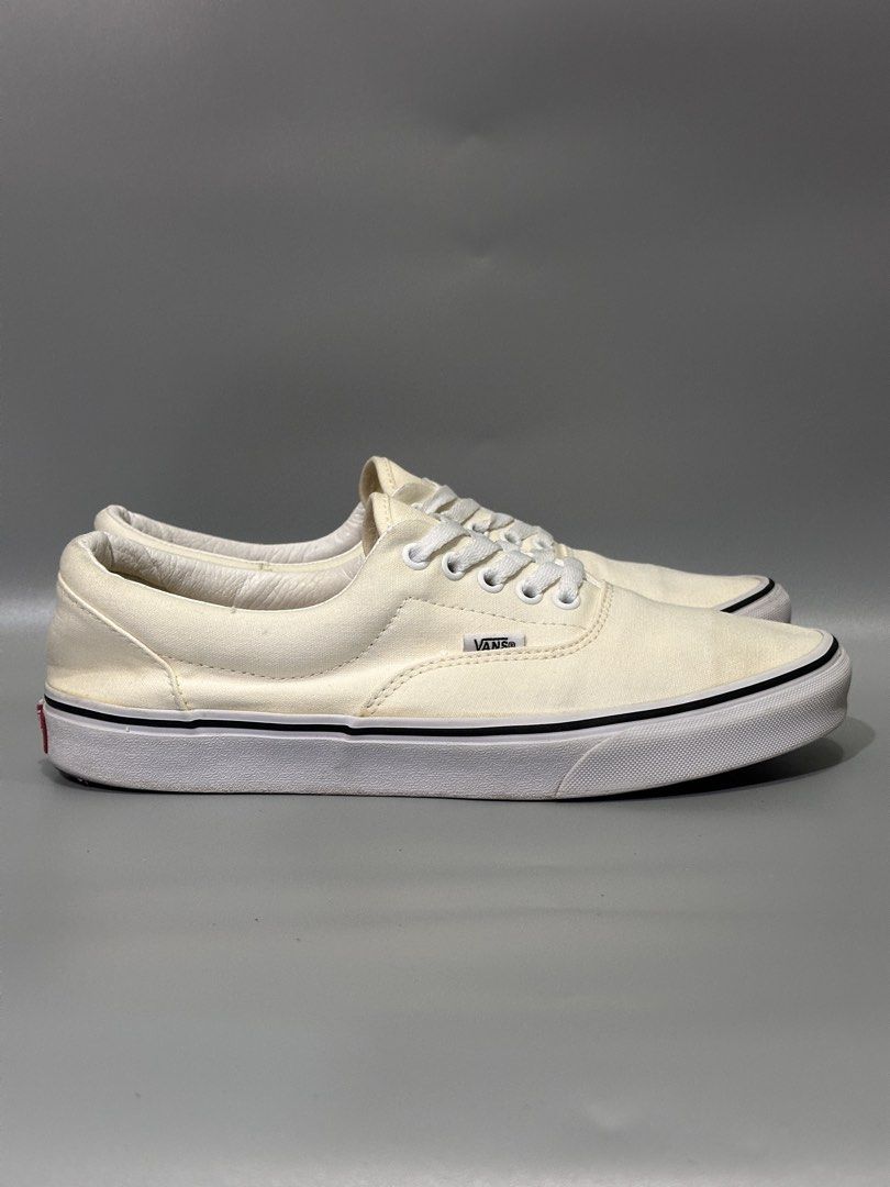 Van’s Original size 43 (Category: Sneakers) located in Davao. Submitted by kirkdarrenpomoy (Listing ID 1459862641, Image 1). Description: Message mo on IG FOR FREE SHIPPING THE THRIFT DVO.