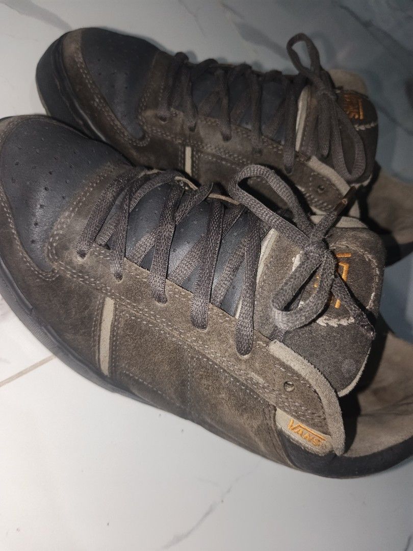 Vans Skate Shoes Brown Suede Chunky (Category: Sneakers) located in Manila. Submitted by eyann.gg (Listing ID 1459764720, Image 3). Description: - Brown Vans skate shoes - Suede and leather upper - Lace-up closure - Classic Vans branding - CHUNKY.