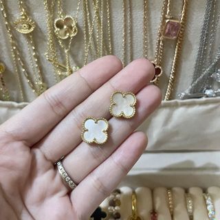 (Category: ) located in . Submitted by curatedbykhy (Listing ID 1459818488, Image 1). Description: .
