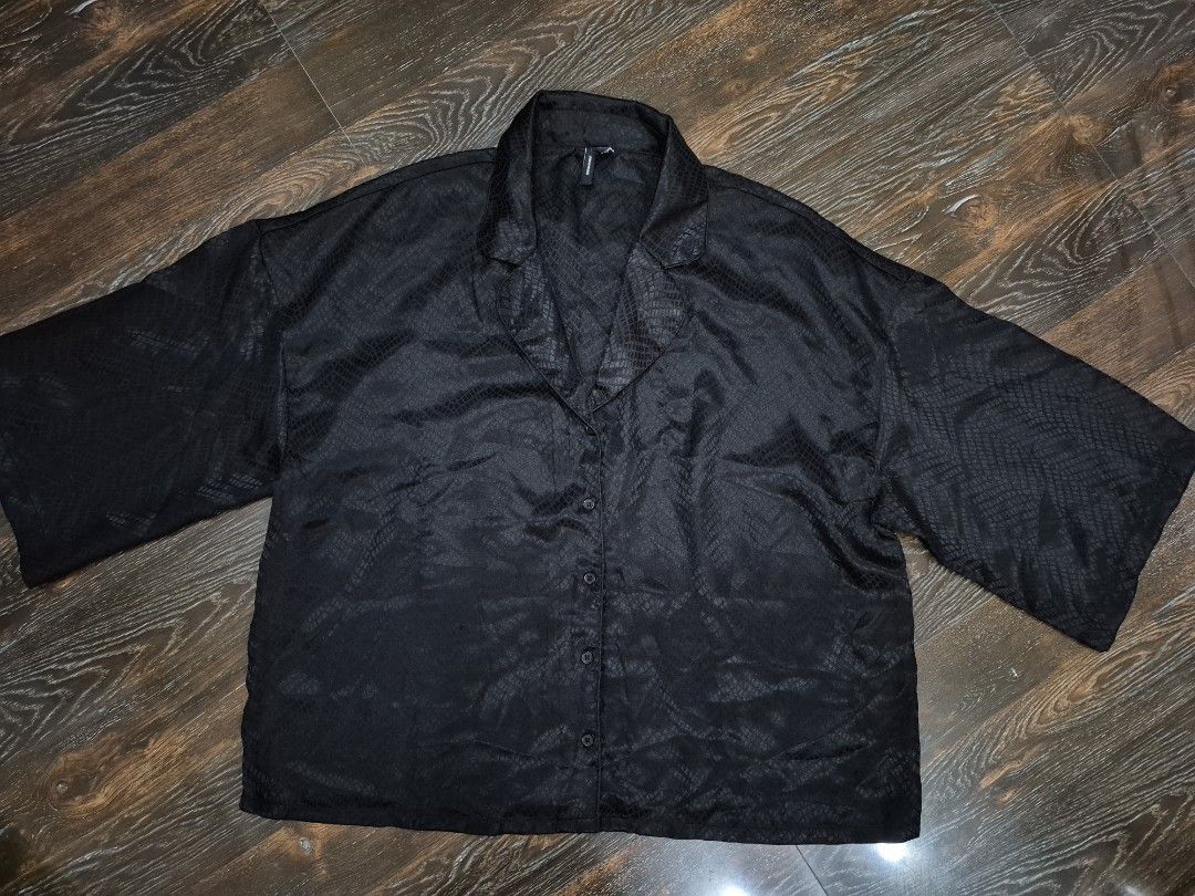 Vero Moda (Category: Blouses) located in Santa Cruz. Submitted by deenem (Listing ID 1459720429, Image 3). Description: Bust: 23(46 Lenght:24.