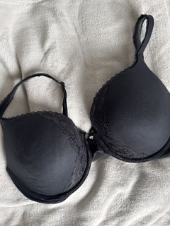 (Category: ) located in . Submitted by luisascloset_ (Listing ID 1459711137, Image 1). Description: .