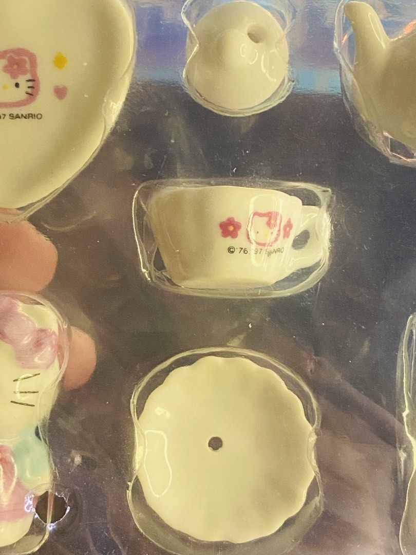 Vintage 1997 Sanrio Hello Kitty Mini Ceramic tea set (Category: Coffee & Tea Tableware) located in Manila. Submitted by kawaii_omocha_est2020 (Listing ID 1459825640, Image 3). Description: .