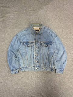 (Category: ) located in . Submitted by outdoor_threadsss (Listing ID 1459741477, Image 1). Description: .