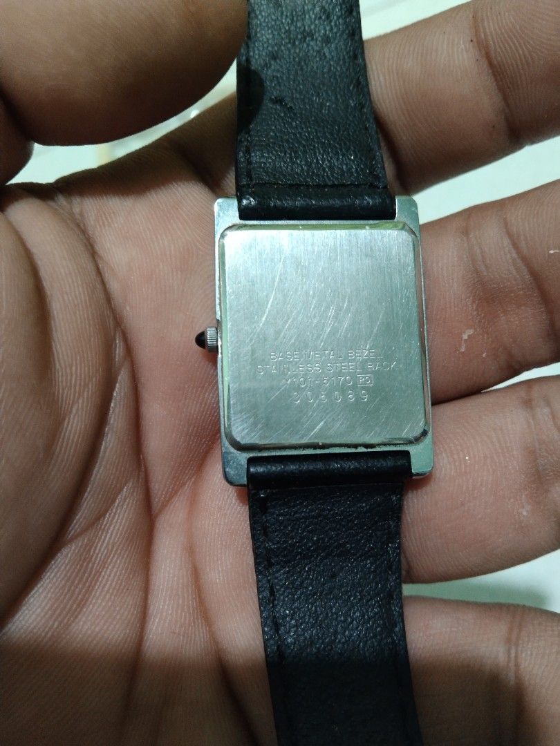 Vintage alba mickey mouse watch quartz (Category: Looking For) located in Caloocan City. Submitted by noeld316982578 (Listing ID 1459815365, Image 3). Description: pm sa my gusto working Taguig location unit only.