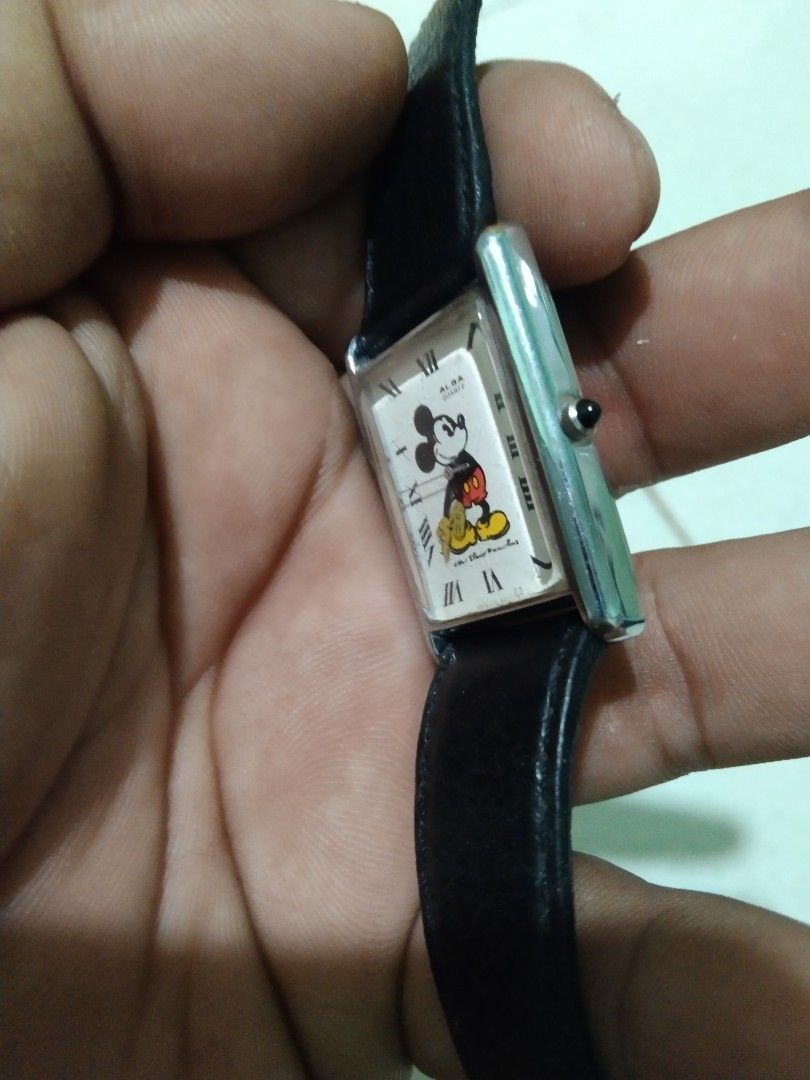 Vintage alba mickey mouse watch quartz (Category: Looking For) located in Caloocan City. Submitted by noeld316982578 (Listing ID 1459815365, Image 2). Description: pm sa my gusto working Taguig location unit only.