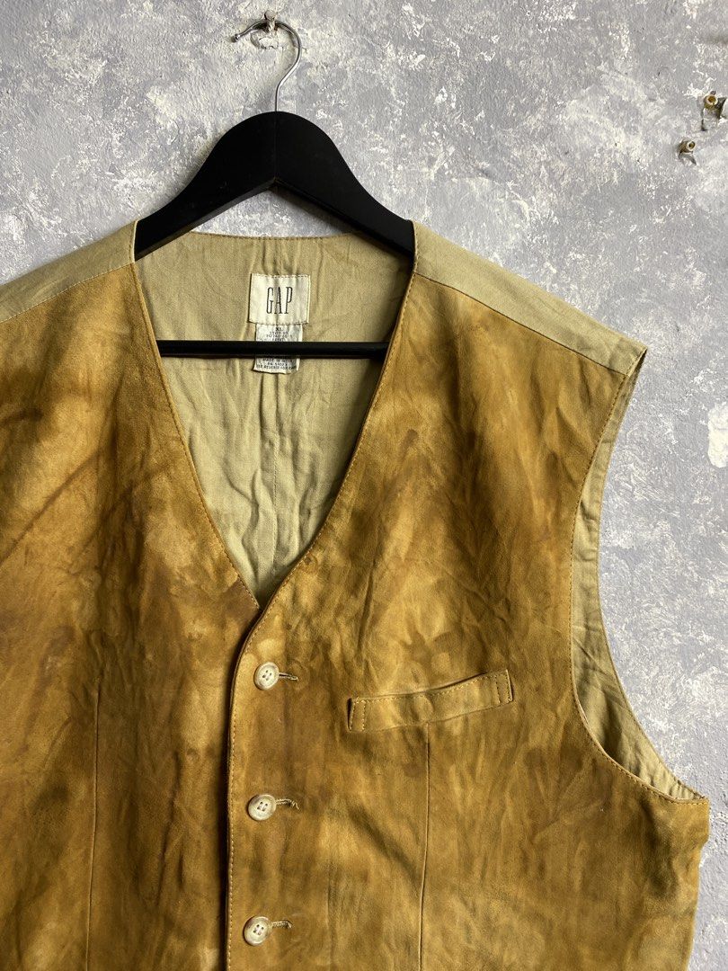 Vintage Gap Suede Vest (Category: Vests) located in Pasig City. Submitted by lumangkamisa (Listing ID 1459847272, Image 3). Description: XL some storage stains.