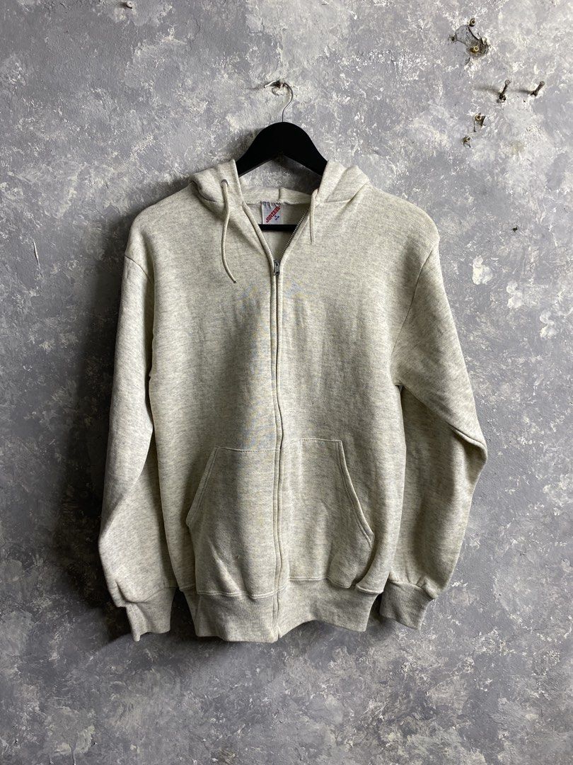 Vintage Jerzees Zip Up Jacket (Category: Coats, Jackets and Outerwear) located in Pasig City. Submitted by lumangkamisa (Listing ID 1459844326, Image 1). Description: Small.