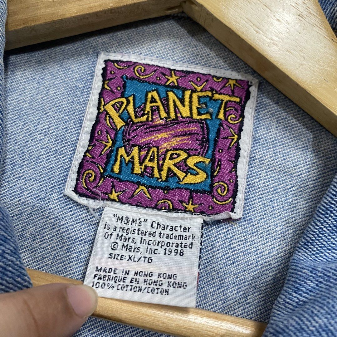 Vintage M&M's Planet Mars Denim Jacket XL (Category: Coats, Jackets and Outerwear) located in Naga. Submitted by ejdurante17 (Listing ID 1459744539, Image 2). Description: - Cool vintage M&M's denim jacket - From Planet Mars collection - Features M&M characters graphic on the back - Small M&M logo on the front chest pocket - Size XL / TG - A must-have for any M&M enthusiast! - just light stain sa sleeve & lining sa collar due to vintage + Shippin