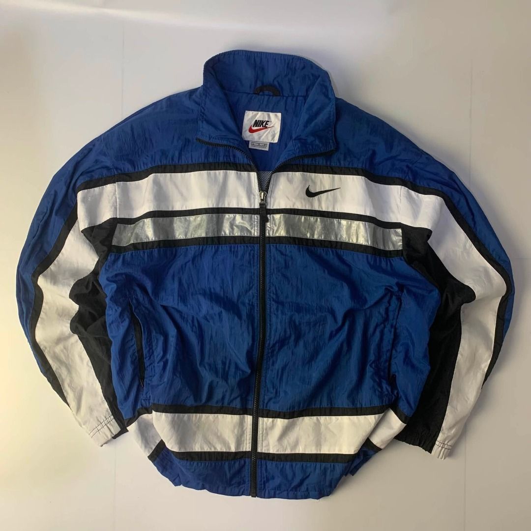 Vintage Nike 90s Windbreaker (Category: Coats, Jackets and Outerwear) located in Quezon City. Submitted by nikolins (Listing ID 1459710883, Image 3). Description: Size: XL 25.5 W × 28 L Issue: none.