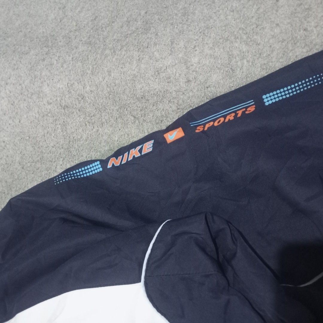 Vintage nike embroid logo & with back logo (Category: Activewear) located in Cebu City. Submitted by sukitriftshop474747 (Listing ID 1459714811, Image 3). Description: Excellent condition No issue Size Medium 22x27 Colorate 10/10.