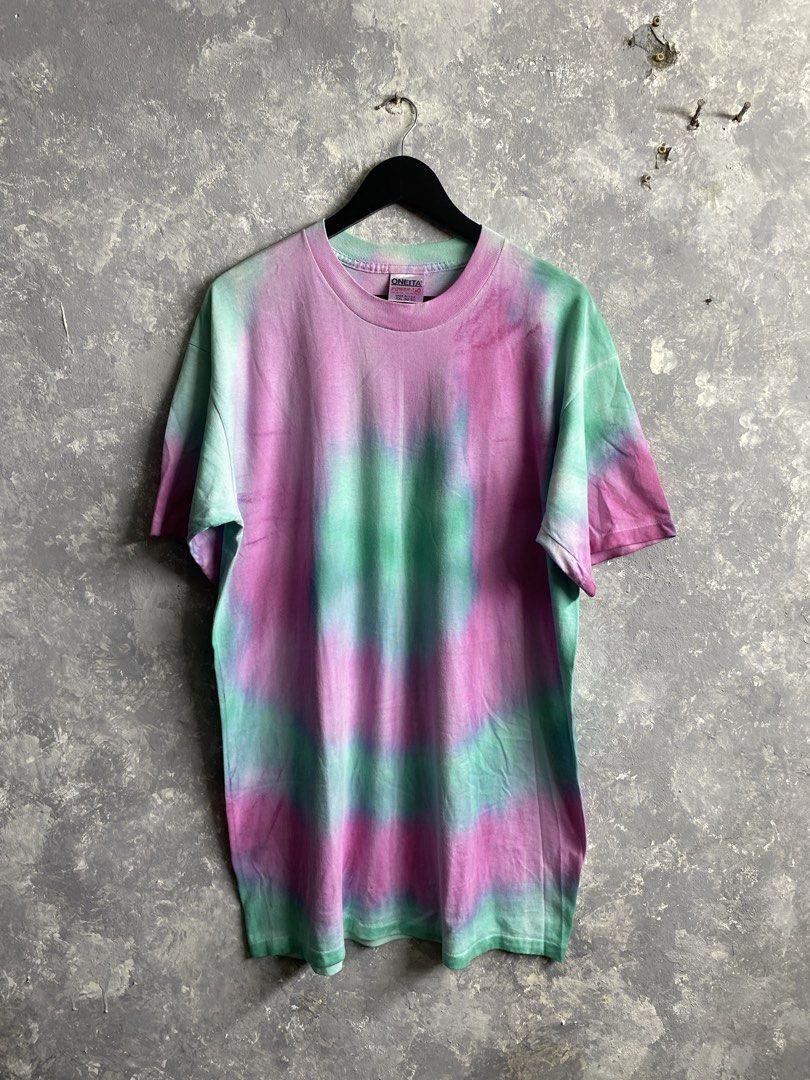 Vintage Oneita Tie Dye (Category: Tshirts & Polo Shirts ) located in Pasig City. Submitted by lumangkamisa (Listing ID 1459849703, Image 1). Description: 2XL oneita, single stitch.