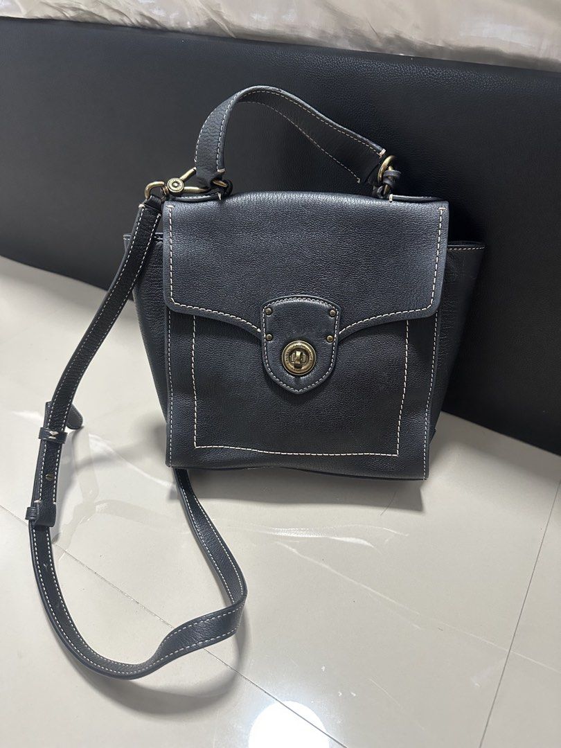 Vintage Ralph Lauren Leather Bag (Category: Cross-body Bags) located in Manila. Submitted by mae__________c (Listing ID 1459785064, Image 1). Description: decluttering.