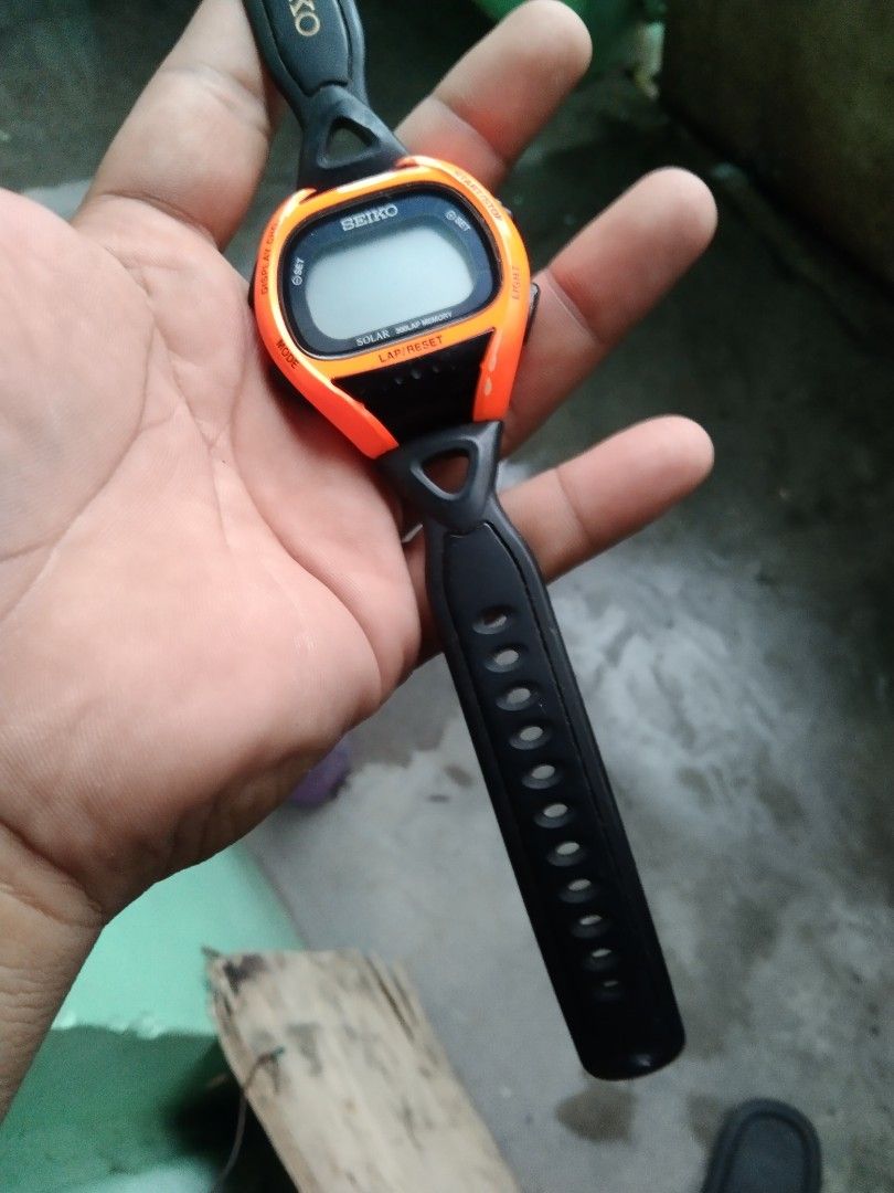 Vintage Seiko Prospex super runner watch (Category: Looking For) located in Caloocan City. Submitted by noeld316982578 (Listing ID 1459815788, Image 2). Description: pm sa my gusto unit only Taguig location.