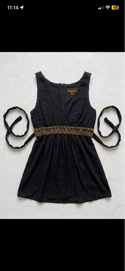 Vintage Top (Category: Sleeveless) located in Manila. Submitted by krxtn.dnl (Listing ID 1459717766, Image 1). Description: .