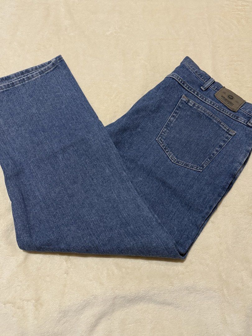 VINTAGE WRANGLER HERO AUTHENTIC JEANS (Category: Jeans) located in Manila. Submitted by shop_storeal (Listing ID 1459727192, Image 1). Description: ✨ VINTAGE WRANGLER HERO AUTHENTIC JEANS 🔥 Style: Classic Workwear / Streetwear Baggy / Relaxed Straight Fit 📏 Size: Tag reads 44 x 30 (Waist: 44” / Inseam: 30”) 🧵 Material: 100% Cotton Heavyweight Denim | Made in Mexico of US Fabric • Condition: Excellent pre-loved condition! High-quality, durable 