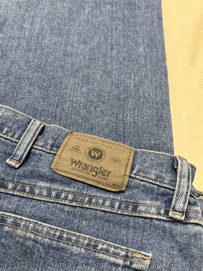 VINTAGE WRANGLER HERO AUTHENTIC JEANS (Category: Jeans) located in Manila. Submitted by shop_storeal (Listing ID 1459727192, Image 3). Description: ✨ VINTAGE WRANGLER HERO AUTHENTIC JEANS 🔥 Style: Classic Workwear / Streetwear Baggy / Relaxed Straight Fit 📏 Size: Tag reads 44 x 30 (Waist: 44” / Inseam: 30”) 🧵 Material: 100% Cotton Heavyweight Denim | Made in Mexico of US Fabric • Condition: Excellent pre-loved condition! High-quality, durable 