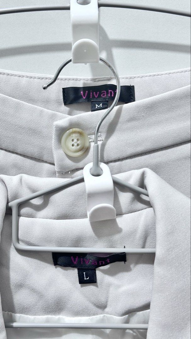 VIVANT BLAZER - Light Grey + 1 free item ❗️Read description (Category: Others Tops) located in Manila. Submitted by herr.boutiqu3.2 (Listing ID 1459797077, Image 3). Description: ❗️BUY 1 of the items FOR SALE to get 1 of the free items. Visit profile for both available items for sale and for free. ❗️❗️Note: Measurements when laid flat ❗️❗️Blazer and Pants SOLD SEPARATELY VIVANT BLAZER Shoulder - 38cm Bust - 45 cm Waist - 42cm Length - 60cm VIVANT