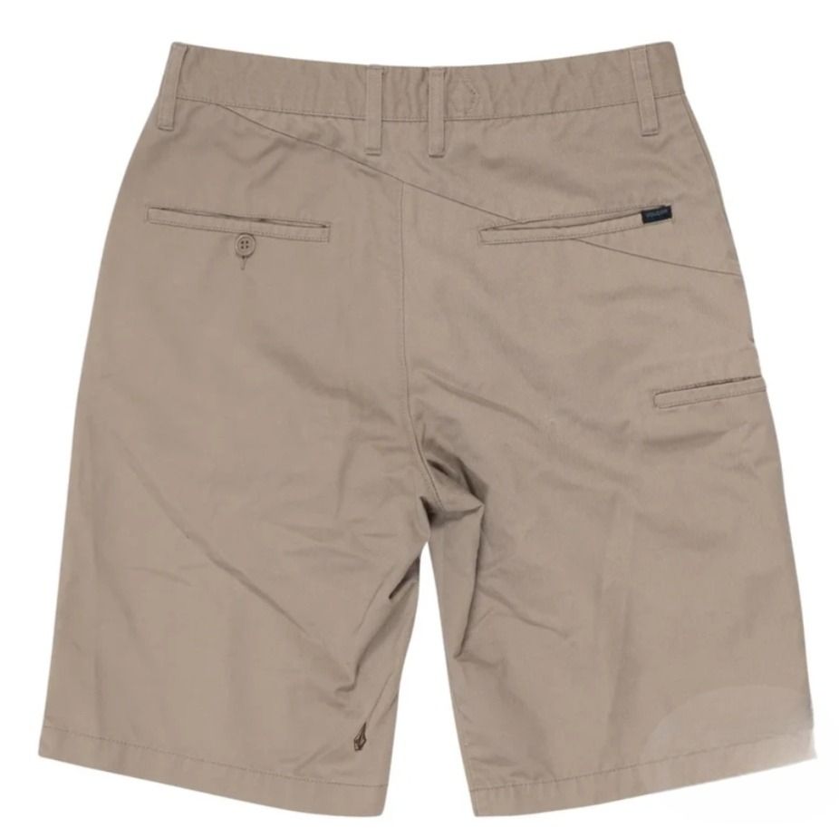 Volcom Chino Carpenter!!! Authentic/Legit (Category: Shorts) located in Dimiao. Submitted by knsclothingapparel_2025 (Listing ID 1459821297, Image 2). Description: Volcom Chino Carpenter shorts. 32 waistline dimension, like new condition balikbayan box from USA tambak sa storage box dm for more details!!!.