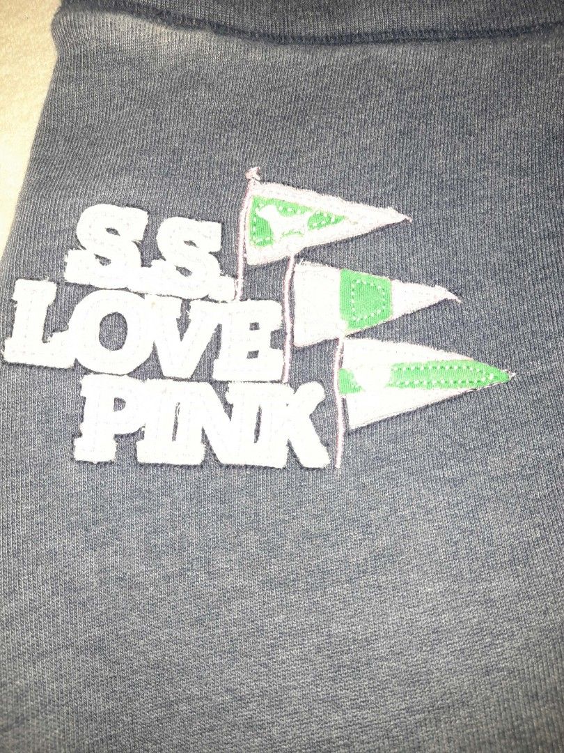 V.S PINK Low Waist Joggers (Category: Jeans) located in Cabanatuan. Submitted by luthien.thrifts.13 (Listing ID 1459739063, Image 2). Description: With flaw as you can see in the picture, the string.