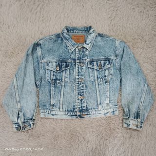 (Category: ) located in . Submitted by merieybundlecollector (Listing ID 1459897135, Image 1). Description: .