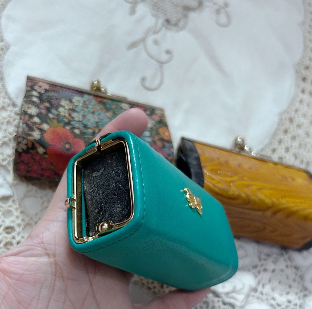 VTG Small Purses (Category: Other Accessories) located in Makati City. Submitted by cestparfaitvintagejewelries (Listing ID 1459864785, Image 2). Description: With minimal sign of usage.