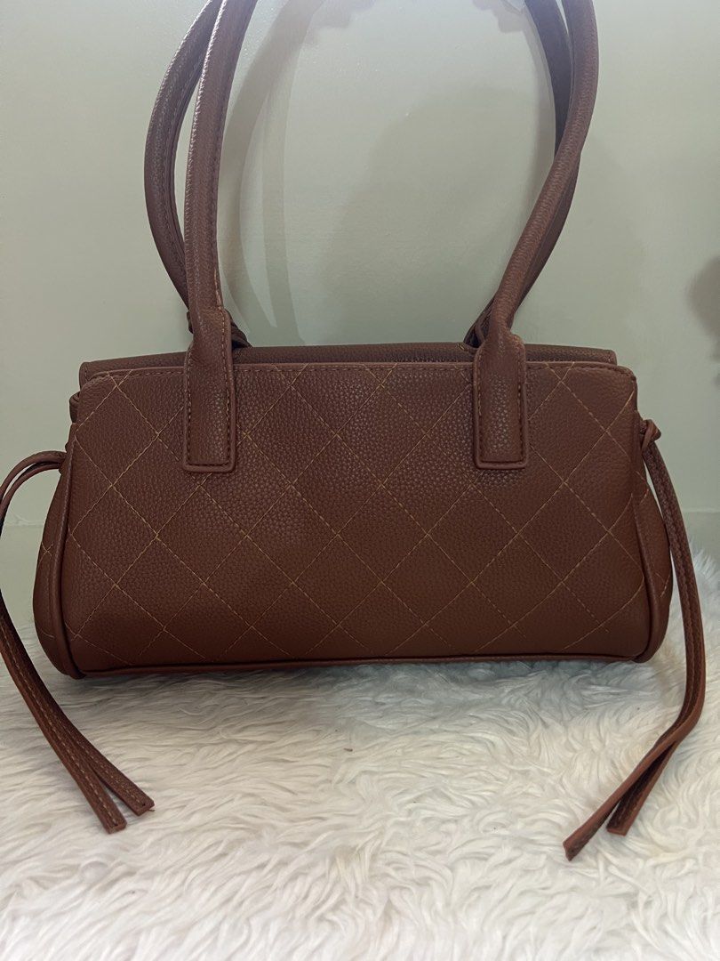 Chanel VVIP/GWP Bag (Category: Luxury Bags & Wallets) located in Teresa. Submitted by shopandsell___ (Listing ID 1459759282, Image 2). Description: -Authentic chanel VVIP/GWP Bag -Brand new ( never been used) - Bought from a reputable store selling luxury bags and VVIP Bags. - No box only dust bag RFS- Change of mind SF c/o buyer Lalamove or Lbc -To ensure safety of the bag and to preserve it's shape, for far places, I suggest shipping in a box —