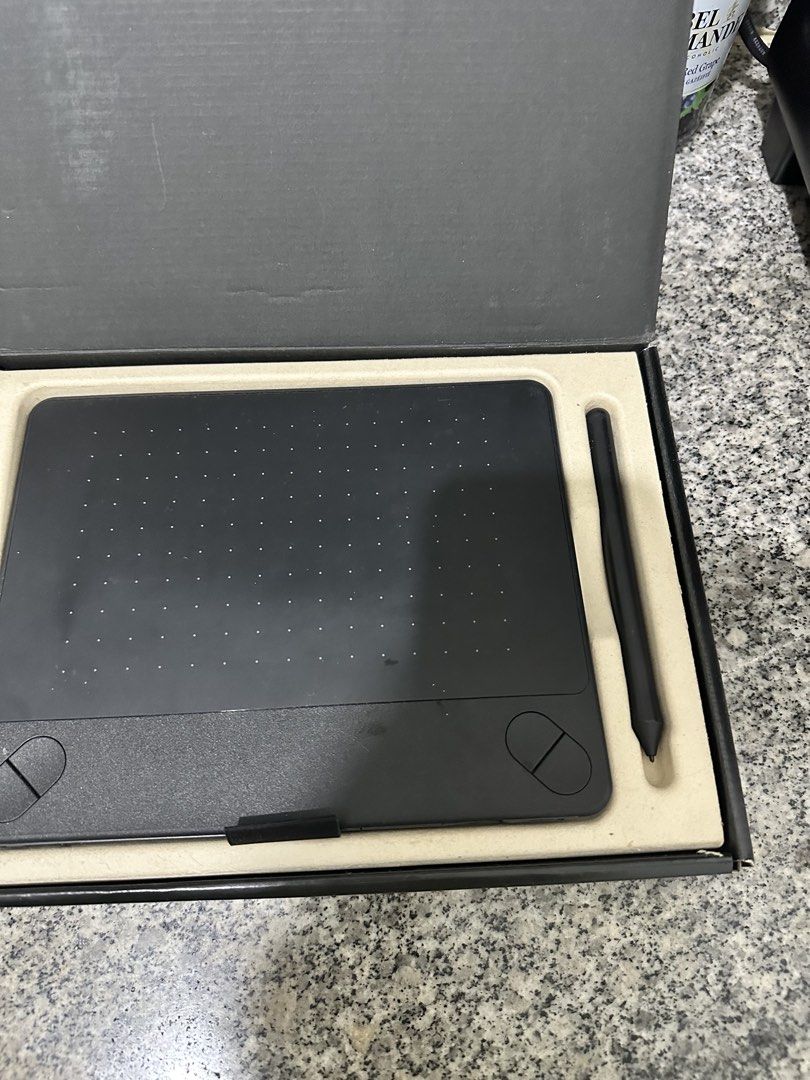 Wacom intous Pen & Tablet (Category: Laptops & Notebooks) located in Makati City. Submitted by ifuwantit_takeit (Listing ID 1459703545, Image 2). Description: .