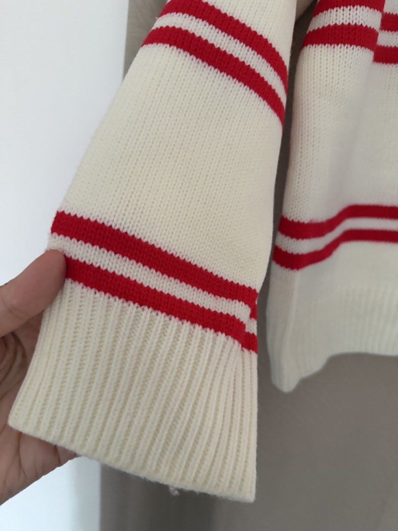 White & Red Striped Sweater (Category: Coats, Jackets and Outerwear) located in Manila. Submitted by pachoooli (Listing ID 1459847831, Image 2). Description: Once used only Bought for 990 Fits up to xl.