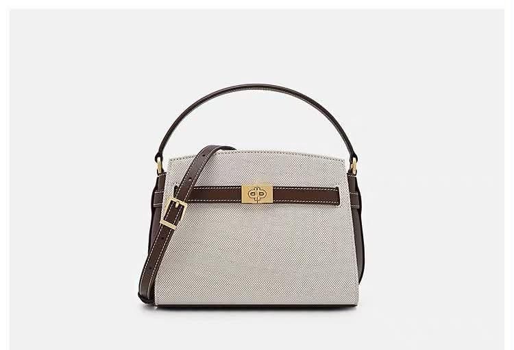WOMEN BAGS PEDRO / MALL PULL OUT (Category: Luxury Bags & Wallets) located in Manila. Submitted by luxujeaem (Listing ID 1459781476, Image 1). Description: WOMEN BAGS PEDRO / MALL PULL OUT LIMITED STOCK ONLY!! PRE - ORDER!! • STRICTLY PAYMENT FIRST 🧷 Size: 9 inches 🧷 with dust bag & serial number 🧷 add ₱70 for paper bag ✨ Best gift for girlfriend✨.