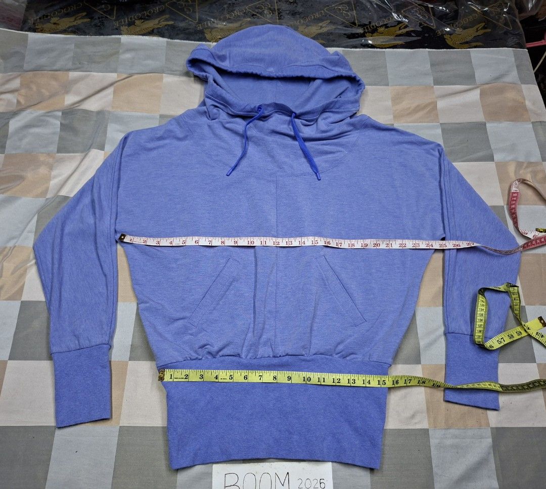 Women Lululemon Throwback Flashback Pullover Size 10 (Category: Coats, Jackets and Outerwear) located in Dagupan City. Submitted by bo0ms (Listing ID 1459829867, Image 3). Description: For sale Women Lululemon Throwback Flashback Pullover Size 10 Slightly Used in Very good condition like new, no usability issues, no holes no fading no discoloration no Friction marks, Color Wild Indigo, Still Very Presentable. Tags na lang kulang Bnew na. Inspired