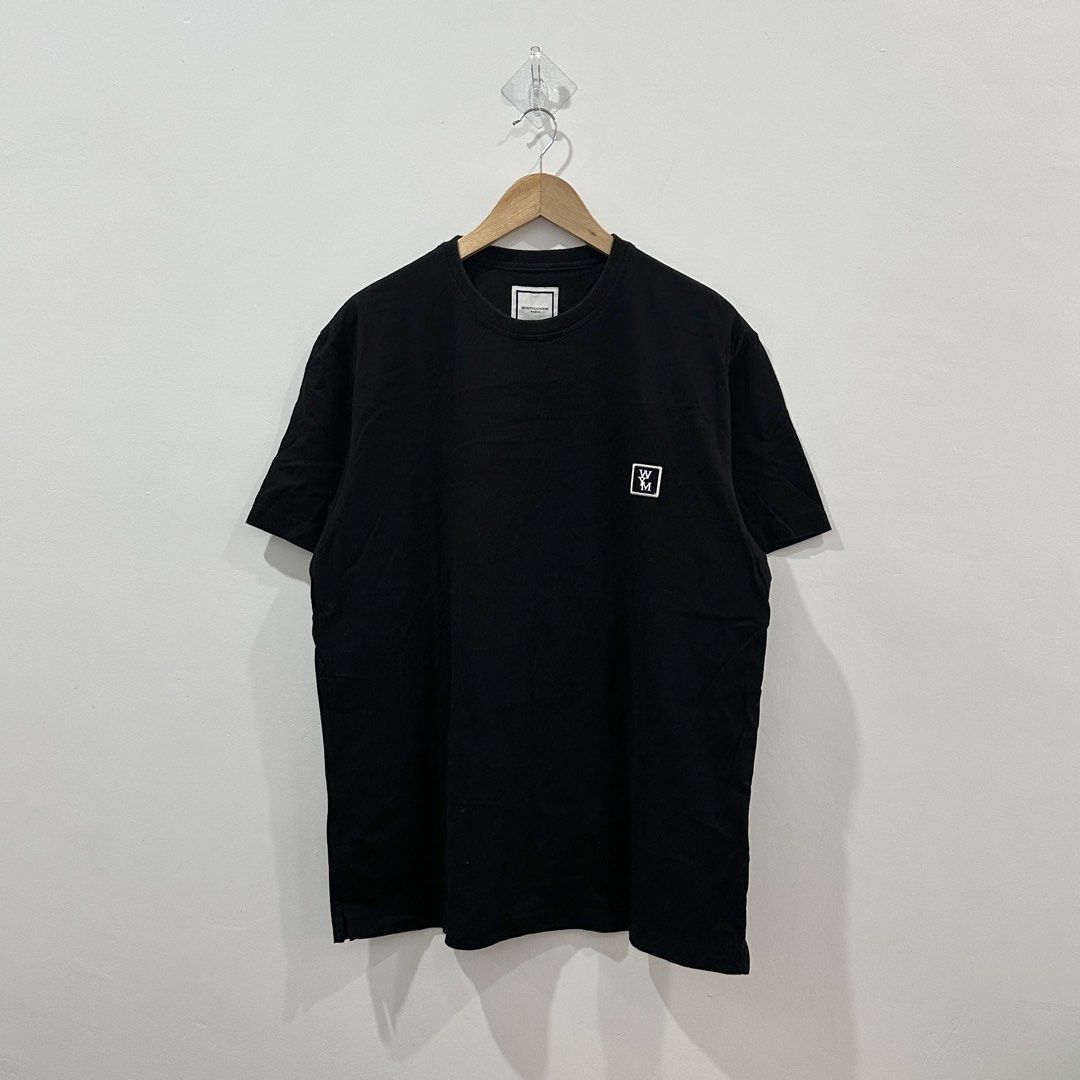 WOOYOUNGMI Black Script Logo T-Shirt (Category: Luxury Apparel) located in Lemery. Submitted by thesecond_row.ph (Listing ID 1459717764, Image 2). Description: WOOYOUNGMI Black Script Logo T-Shirt Authentic 48- Large fit 23” width 28” length As new condition No issue 10/10 color rate A korean luxury high-end brand originates in Paris. Sought after silhouette with its signature squared-metal and script logo at the back. They are also known for nic
