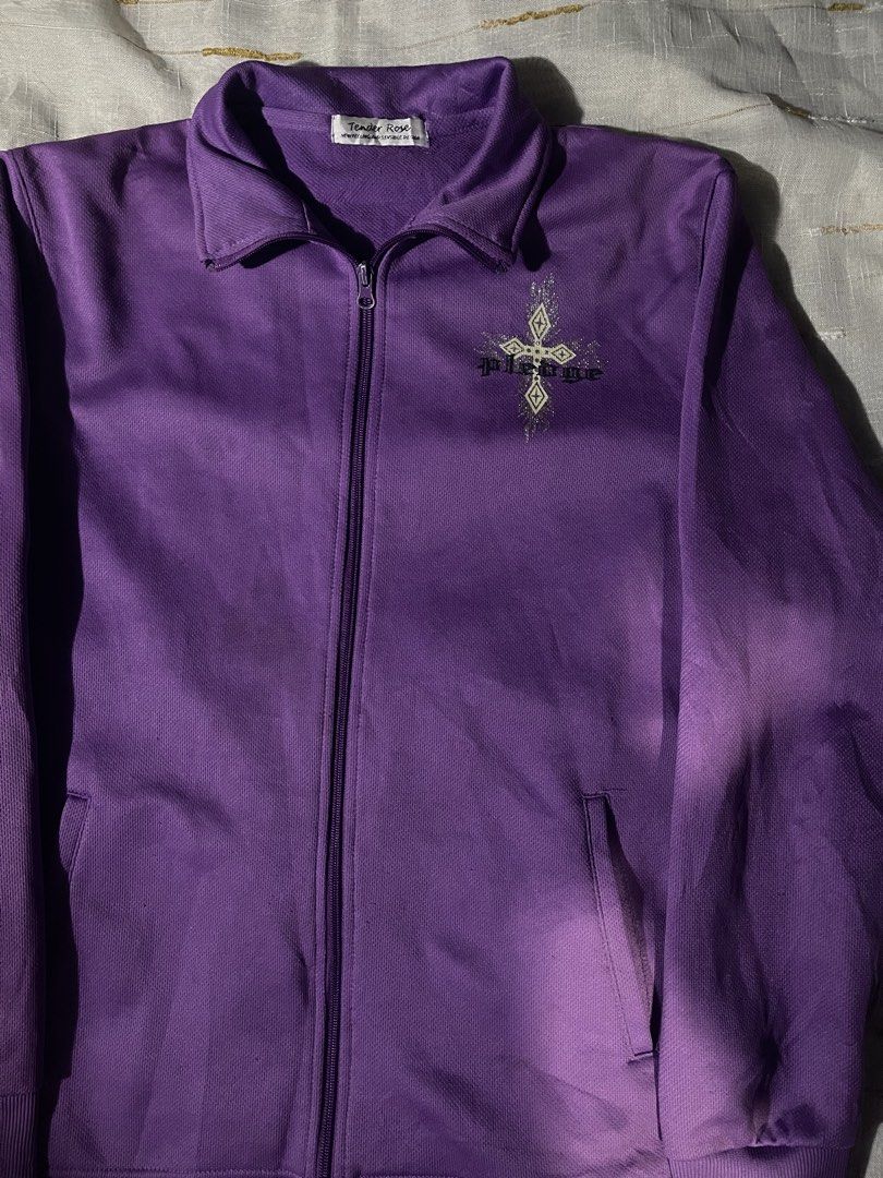 Y2k jacket (Category: Coats, Jackets and Outerwear) located in Makati City. Submitted by th3spiceofvalentines (Listing ID 1459874617, Image 2). Description: .
