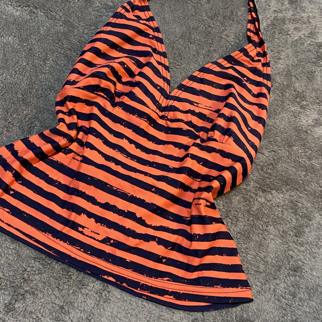 y2k patterned halter top (Category: Sleeveless) located in Manila. Submitted by findsbyanea (Listing ID 1459839087, Image 2). Description: size: xs - m condition: 10/10 — no issues.