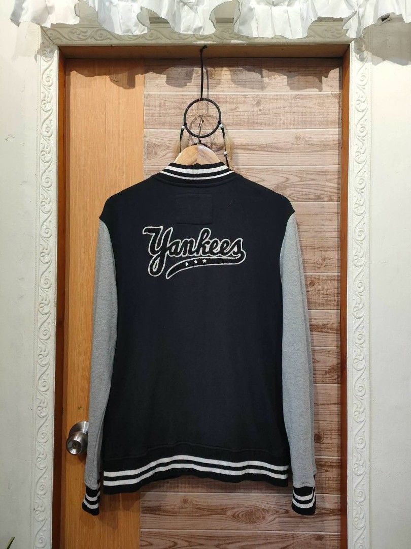 Yankees (Category: Coats, Jackets and Outerwear) located in Makilala. Submitted by jaylordjasmin04 (Listing ID 1459787726, Image 3). Description: Yankees Varsity Jacket Excellent ❤️ Ready To Wear❤️ 22x28 Size:M-L Color rate:10 No issue.