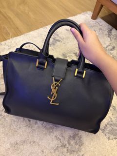 (Category: ) located in . Submitted by chicscloset (Listing ID 1459801765, Image 1). Description: .
