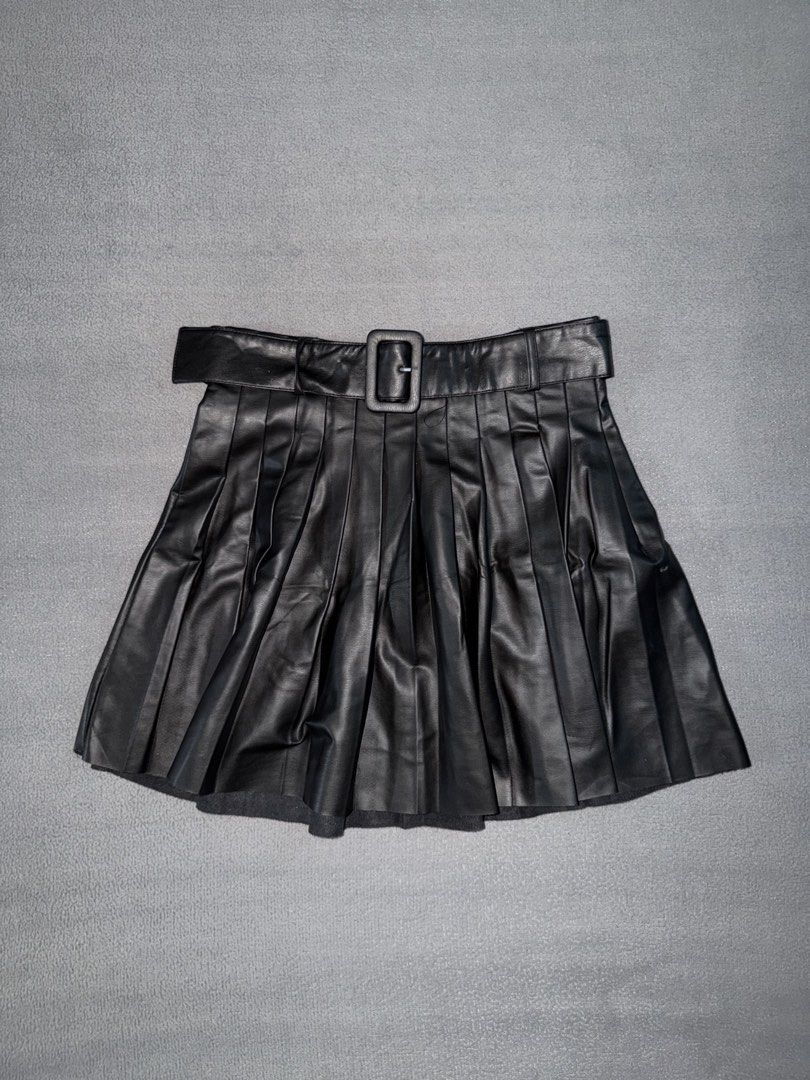 Zara Black Leather Skirt (Category: Skirts) located in Quezon City. Submitted by spicycalimaki (Listing ID 1459765671, Image 1). Description: - size S - last price posted 🏷️ zara h&m mango uniqlo monki cotton on urban revivo bershka pull & bear love bonito editors market shein tiktok halloween .