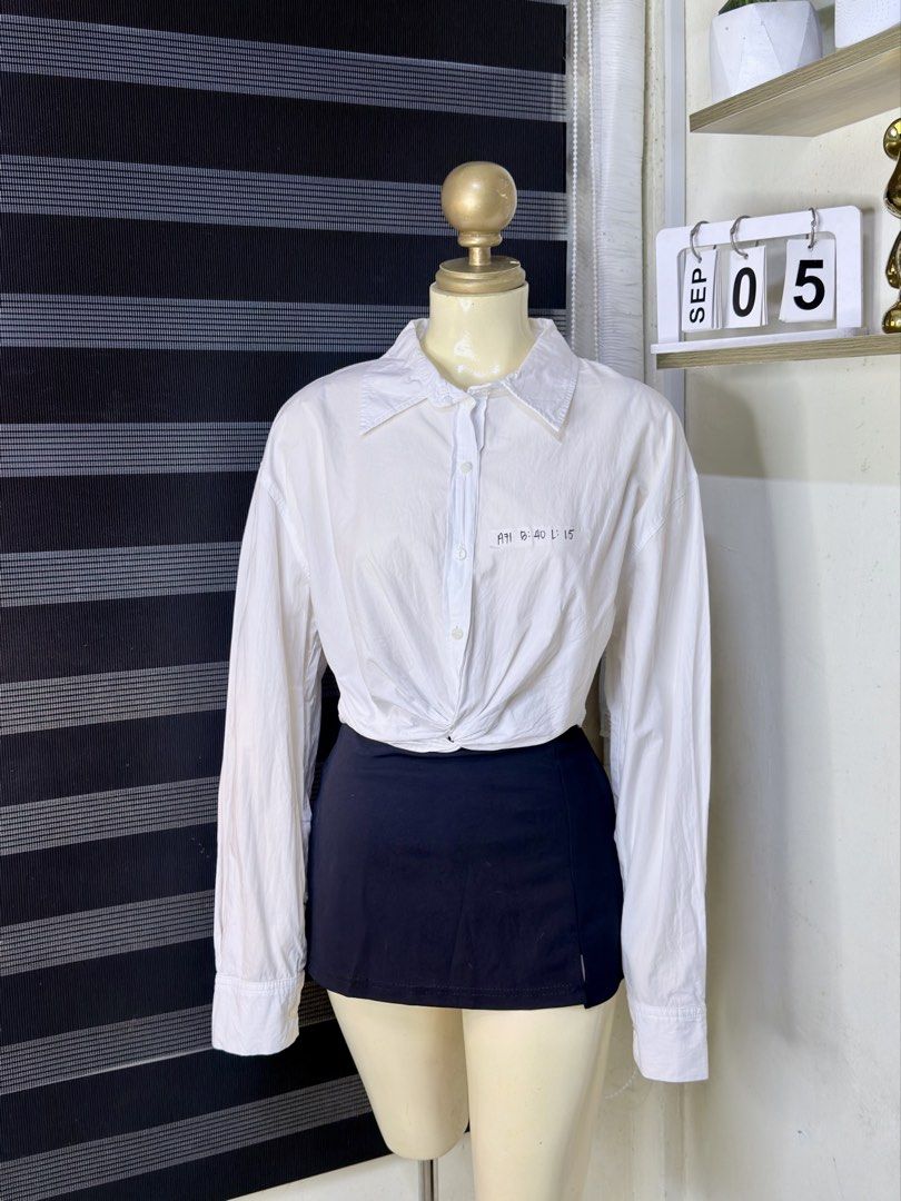 ZARA CROPTOP LONGSLEVEES(A71) (Category: Longsleeves) located in Bulacan. Submitted by nicolaiscloset (Listing ID 1459788417, Image 2). Description: .