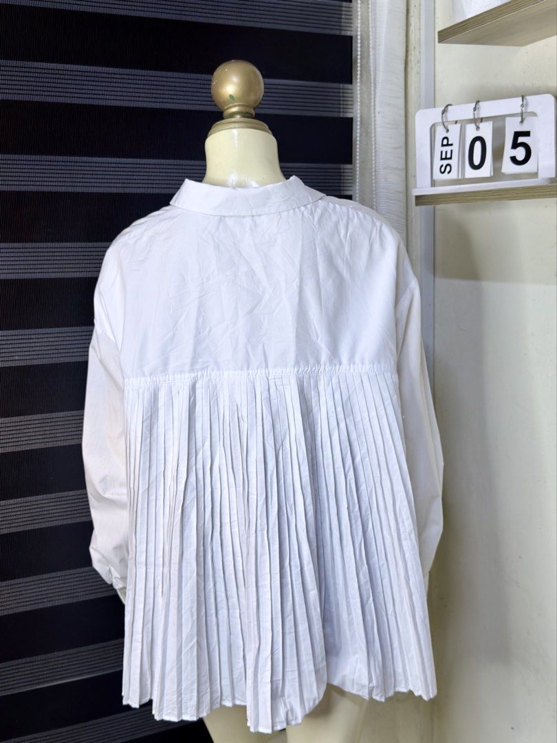 ZARA FILLETED BACK LONGSLEEVES(A78) (Category: Longsleeves) located in Bulacan. Submitted by nicolaiscloset (Listing ID 1459790052, Image 3). Description: Xs on tag but kaya hanggang large.