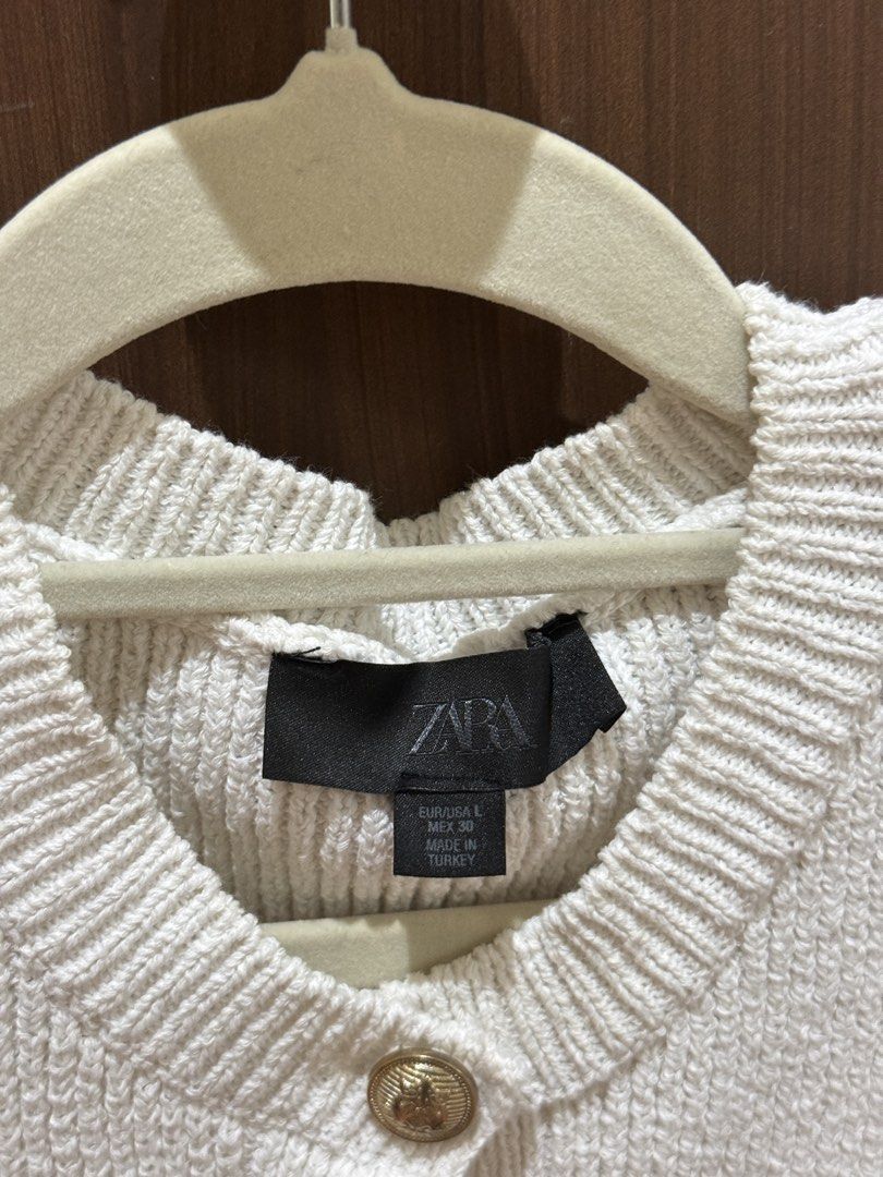 Zara Knitted Top (Category: Blouses) located in Manila. Submitted by chstnjmc (Listing ID 1459870737, Image 2). Description: .